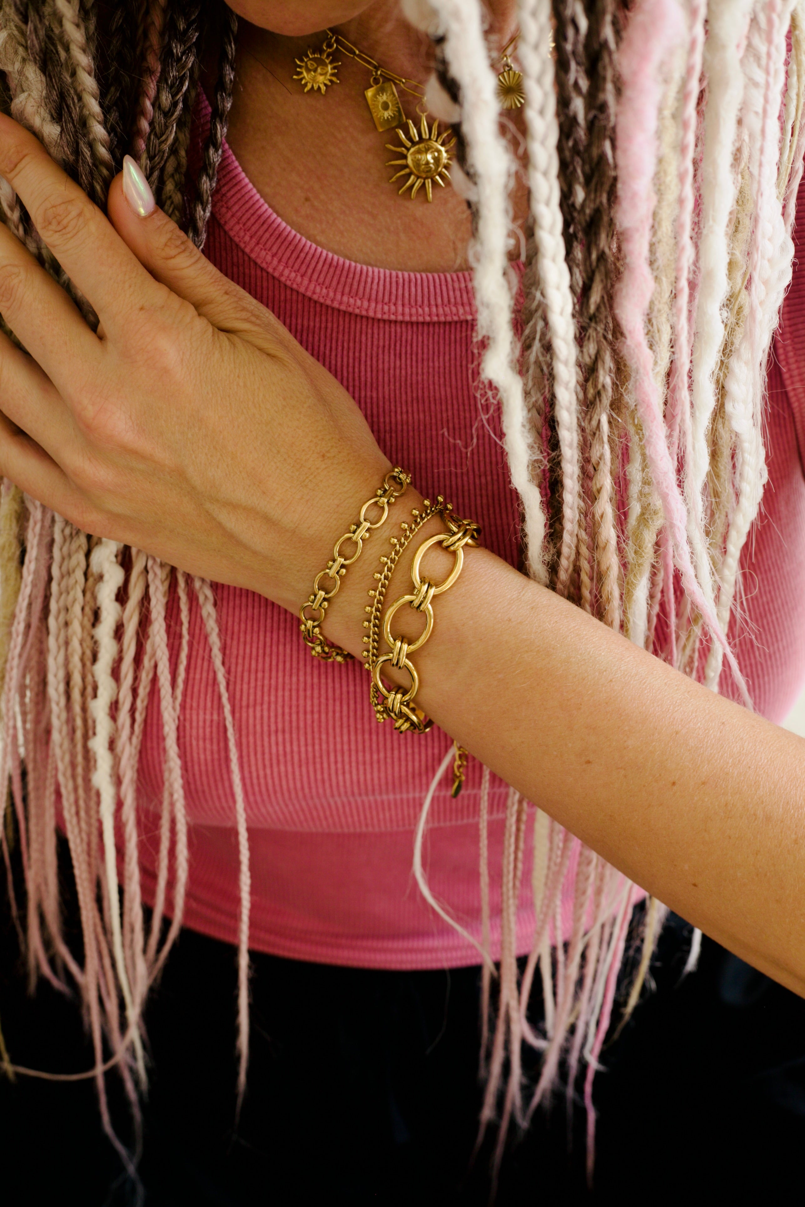 Bold Linked Oval Bracelet in Gold