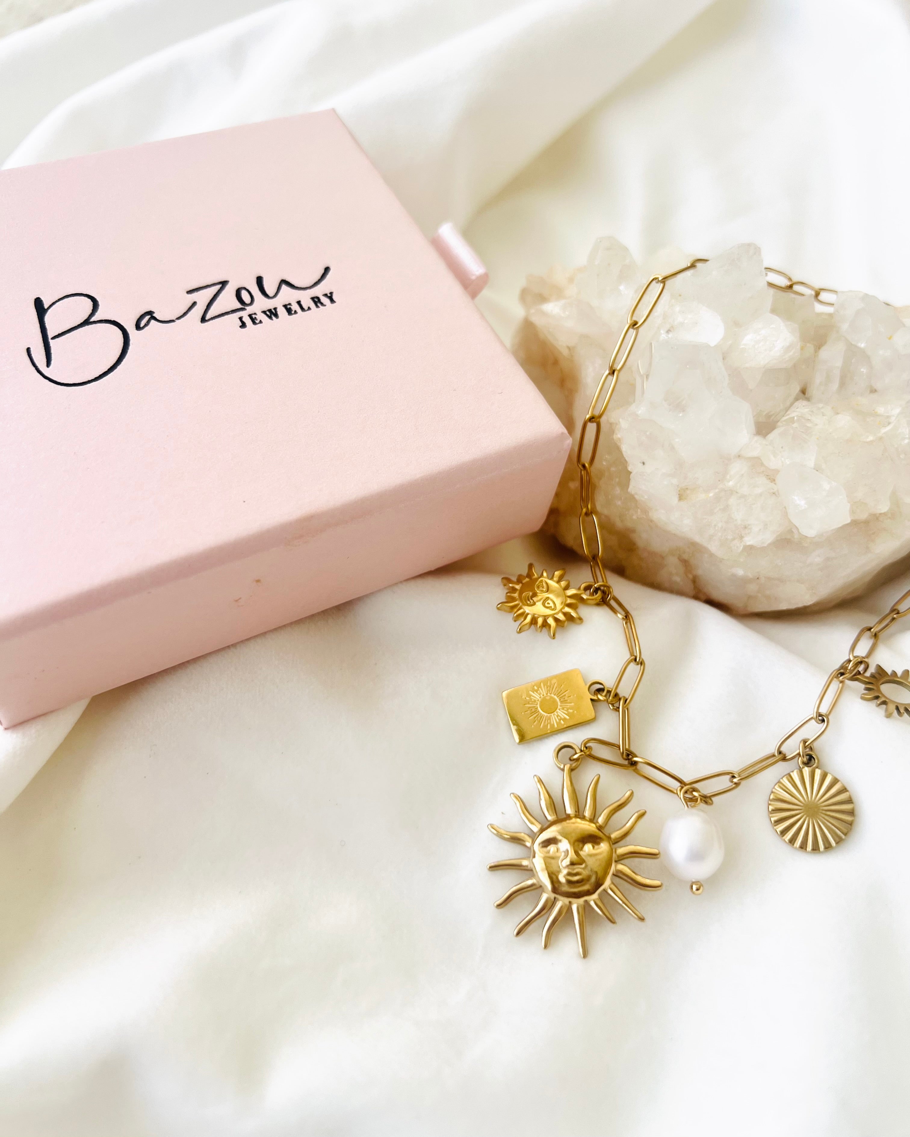 Charm Necklace 'Sun Lover' in Gold - Preorder Now