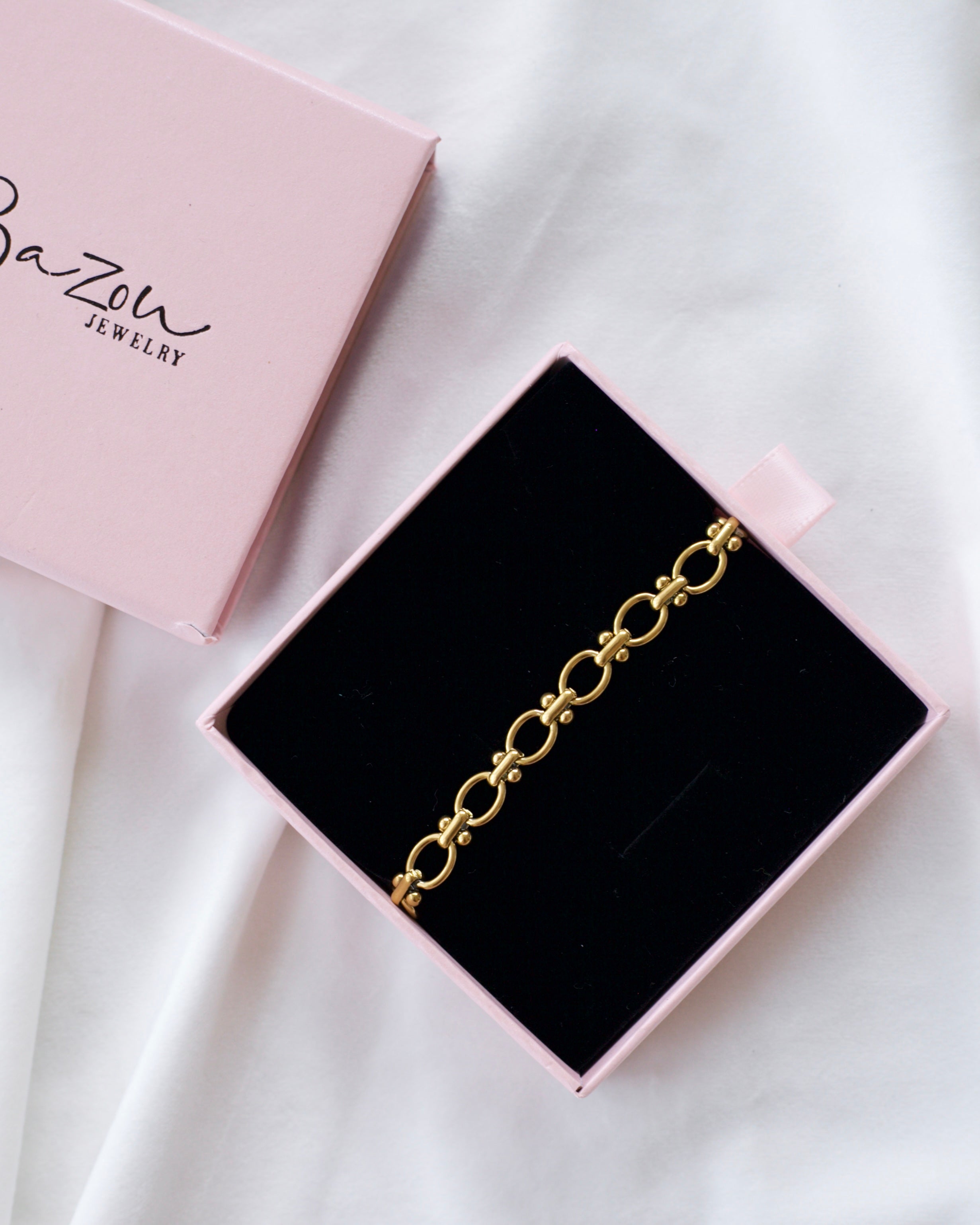 Linked Bracelet in Gold