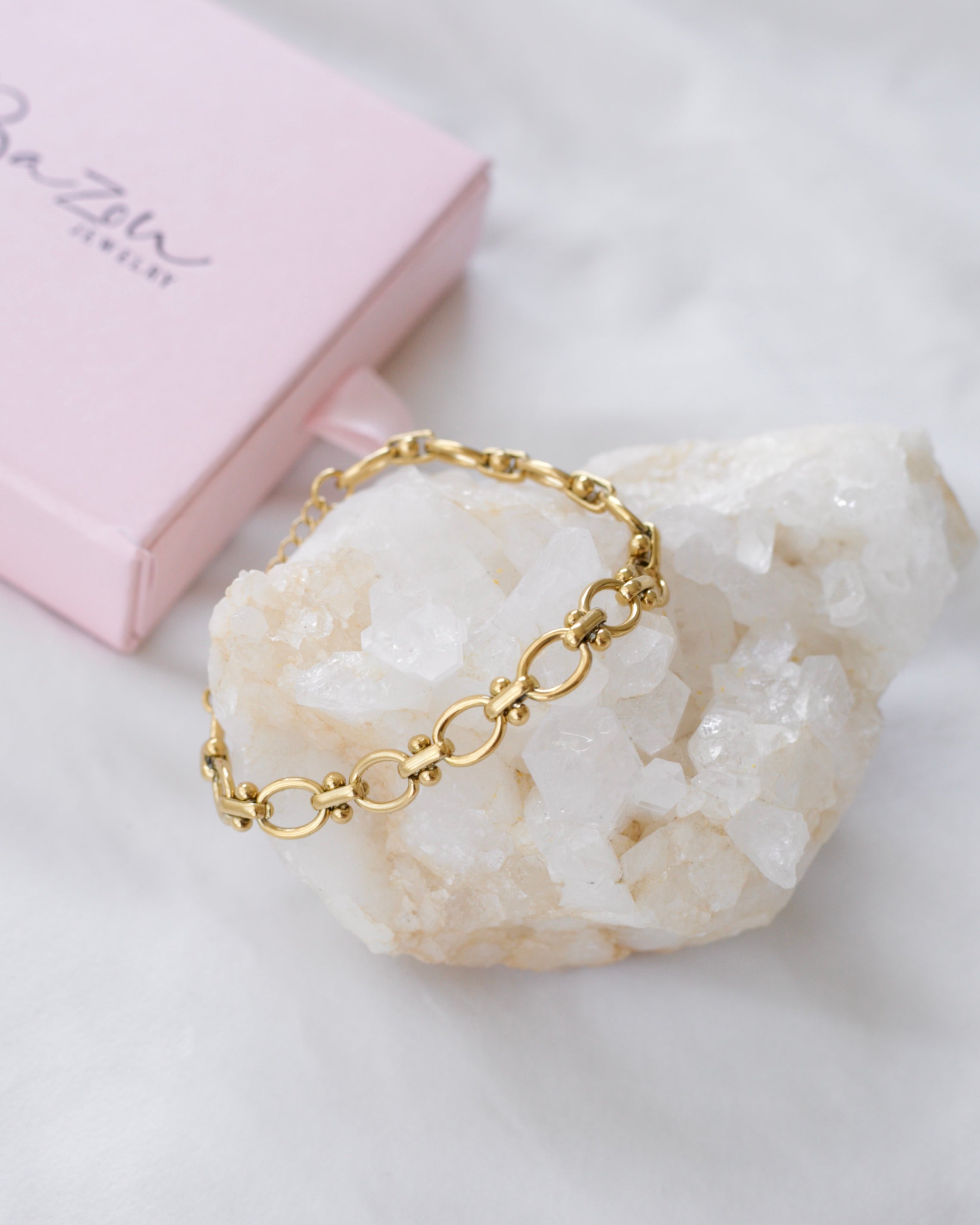 Linked Bracelet in Gold