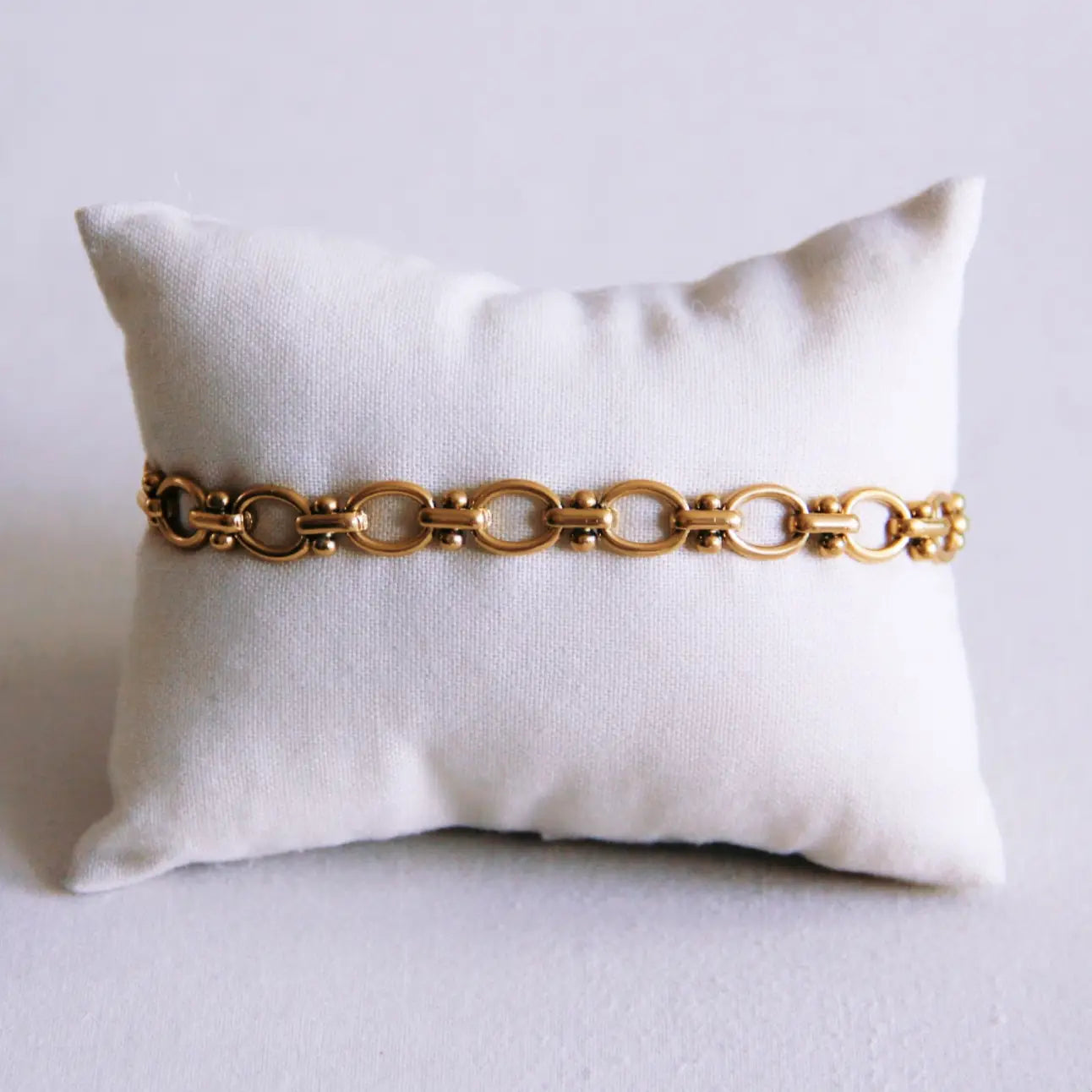Linked Bracelet in Gold