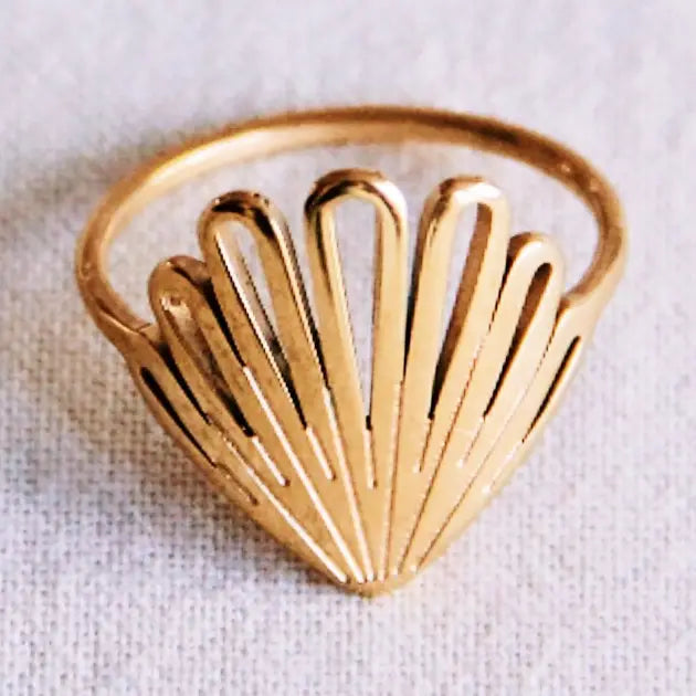 Statement Shell Ring in Gold - Preorder Now